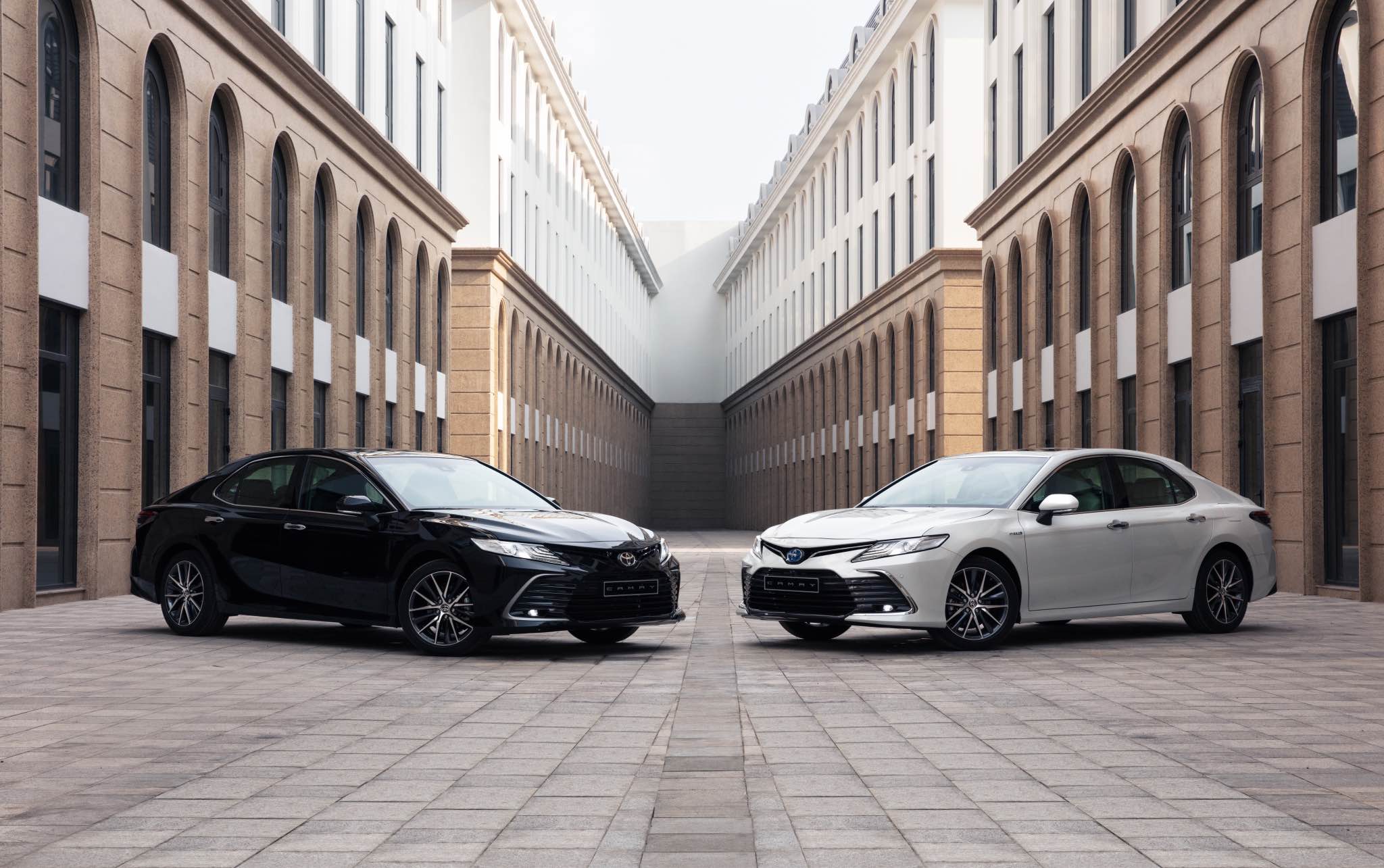 Camry-2022-da-dang-phien-ban.jpg