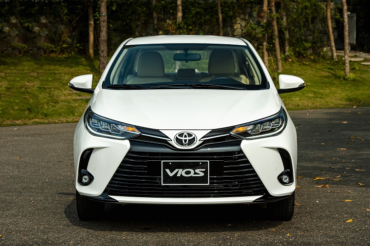 Toyota Vios White 9.jpg
